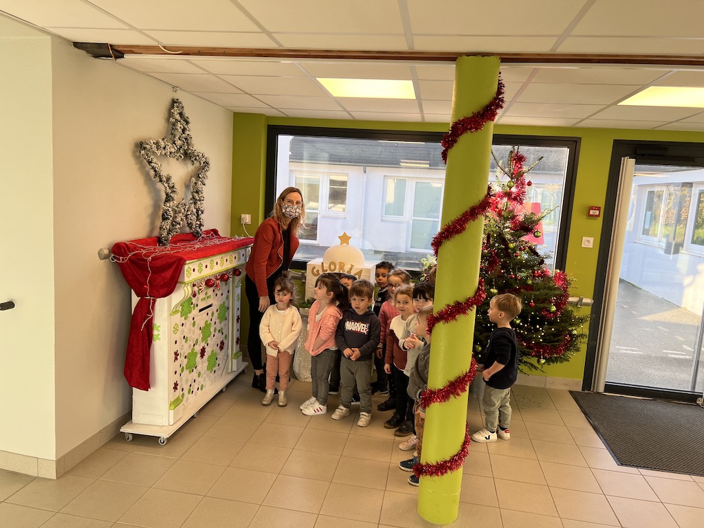 L'école Notre Dame de Liesse se prépare à Noël, le courrier des enfants est attendu Ecole L'école Notre Dame de Liesse se prépare à Noël, le courrier des enfants est attendu Ecole
